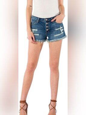 NWT KANCAN MIDRISE BUTTONFLY DISTRESSED DENIM SHORTS SIZE 3/25